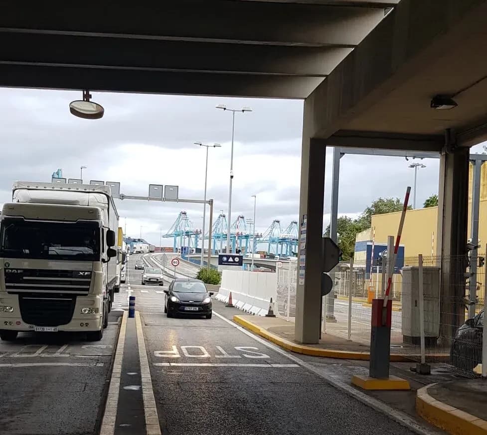 Los accesos al puerto de Algeciras contarán con un refuerzo de personal durante las horas de mayor trasiego