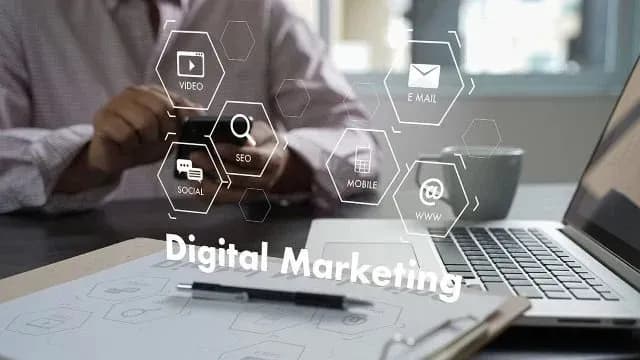 Emprendedores y empresarios se forman en Marketing Digital