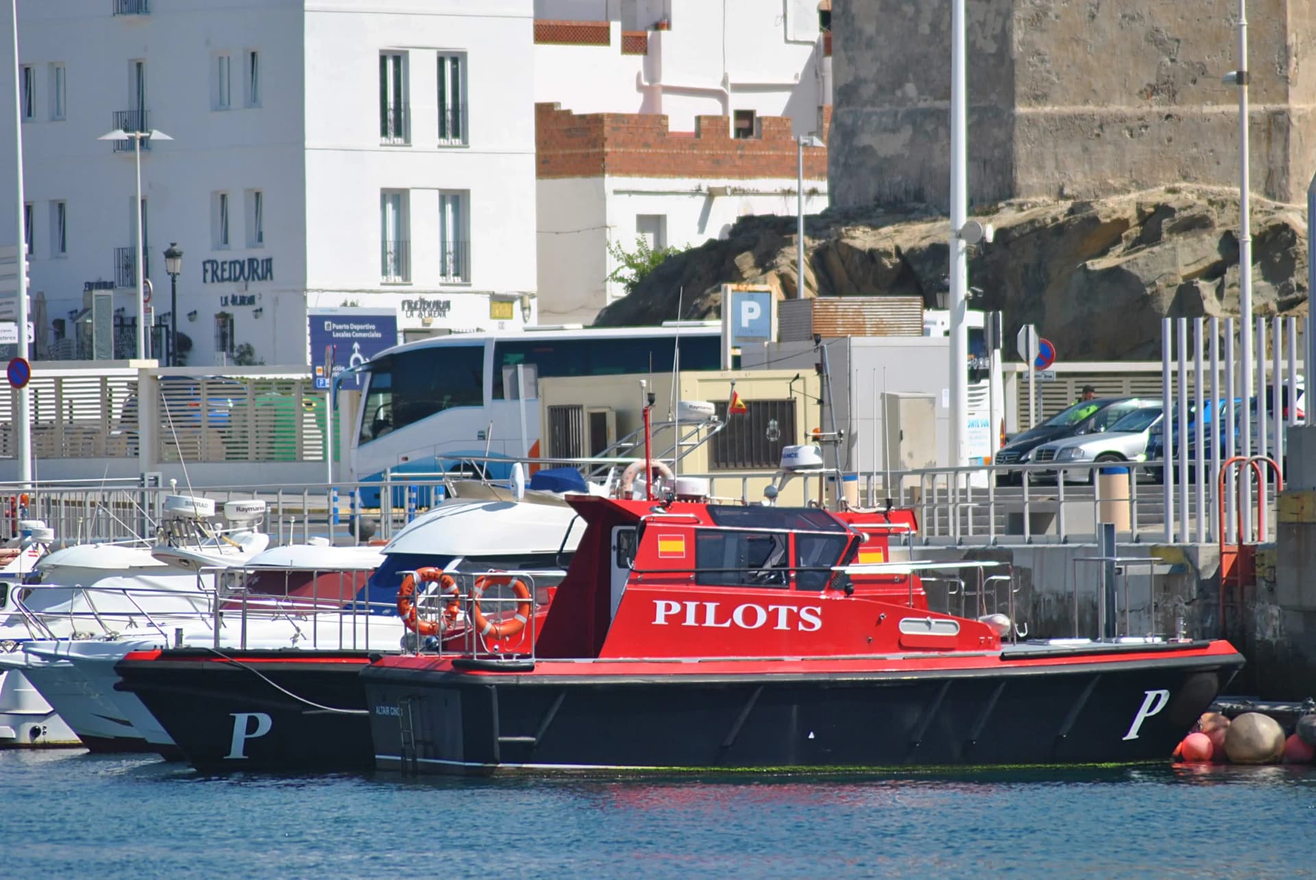 La APBA adjudica a Prácticos del Puerto de Tarifa S.L.P. el control marítimo del puerto tarifeño