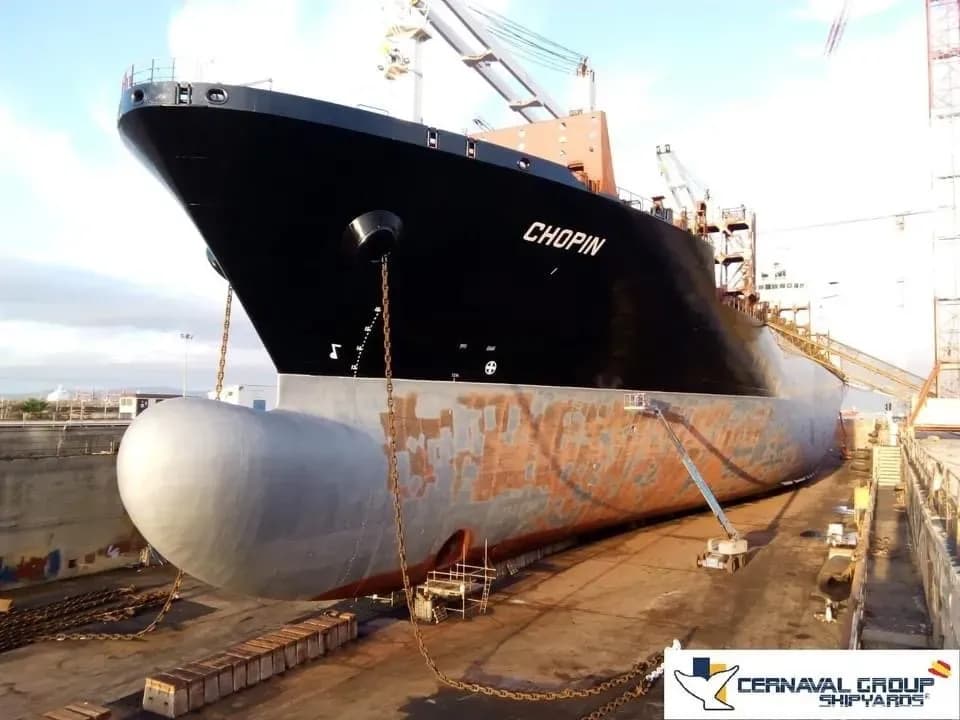 El portacontenedores Chopin se pone a punto en Cernaval