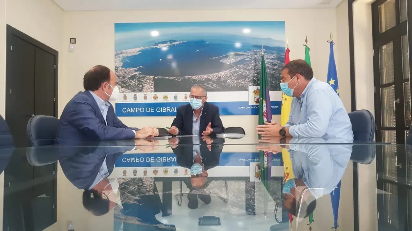 Mancomunidad y Autoridad Portuaria aúnan posturas ante el inminente encuentro con ADIF