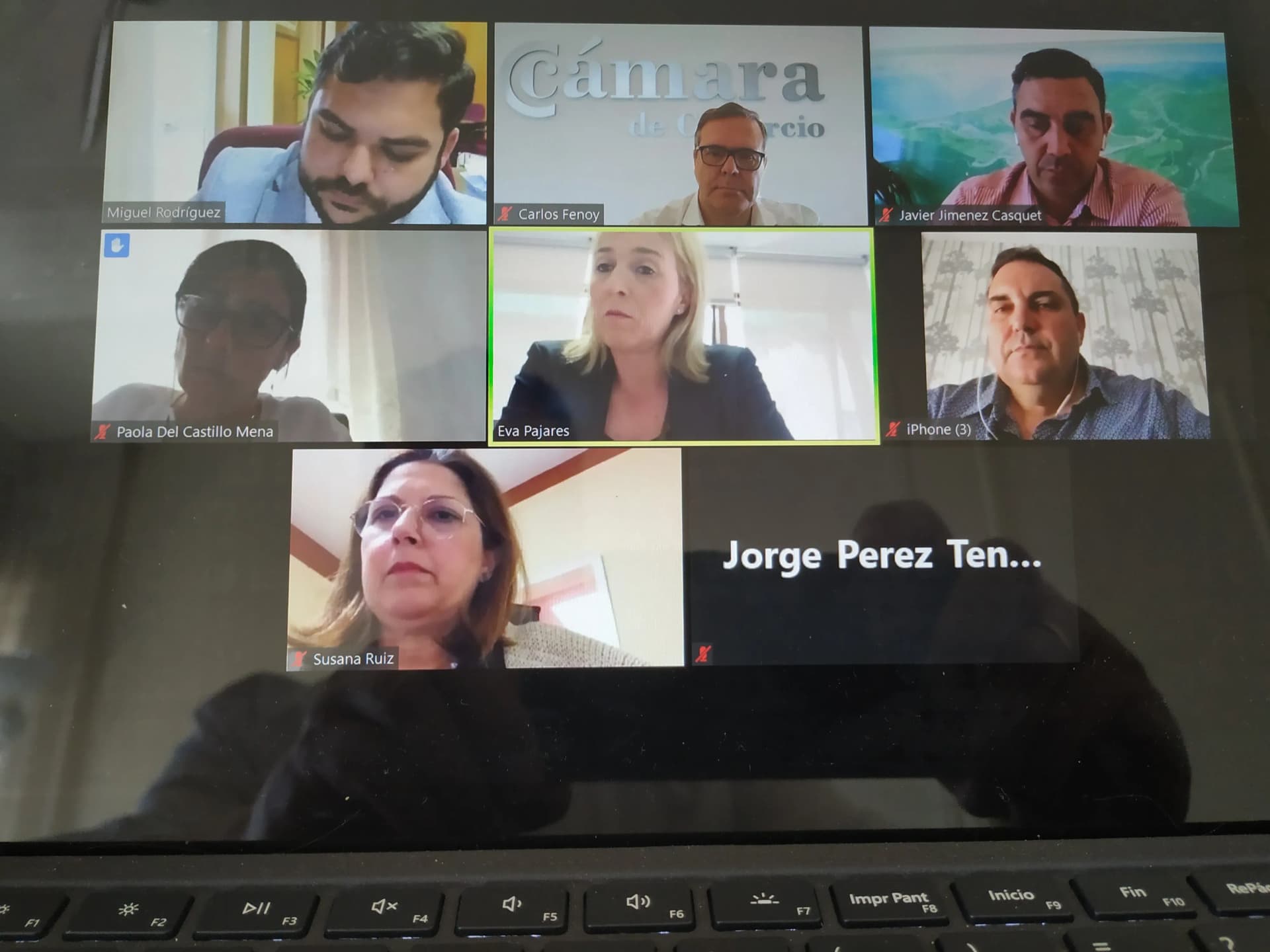 Empresarios del sector turístico tratan de trazar un plan hacia la recuperación