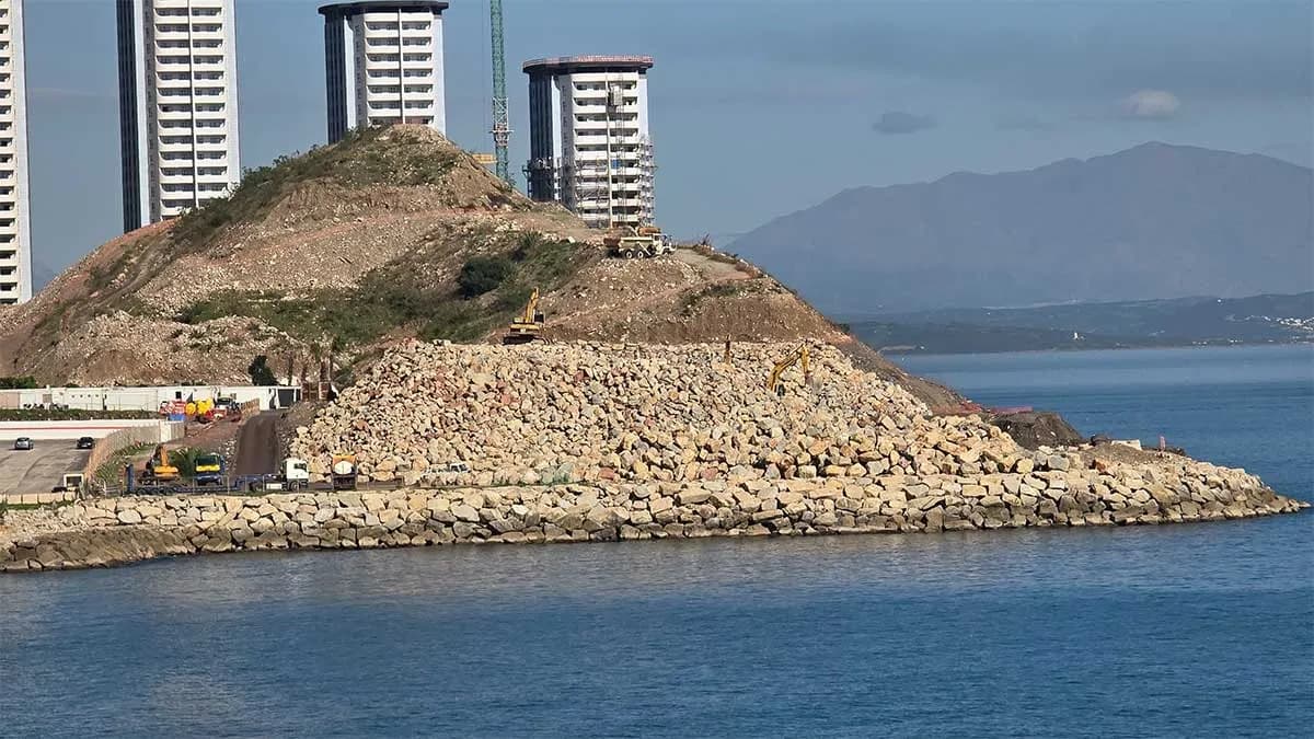 Verdemar Ecologistas en Acción critica la falta de respuesta sobre los rellenos en la ZEC del Estrecho Oriental