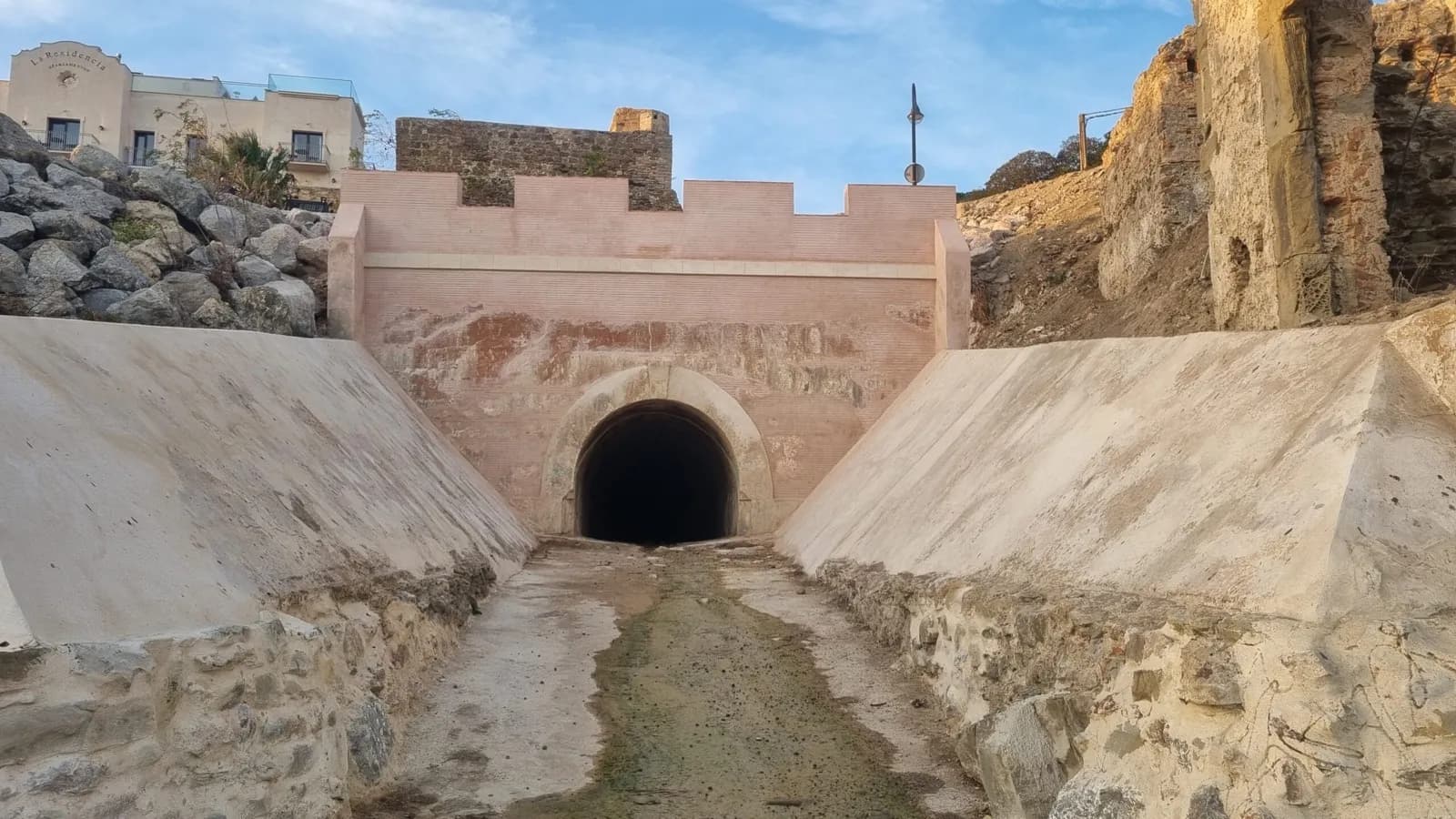 La APBA restaura la salida del Túnel de La Caleta, en Tarifa