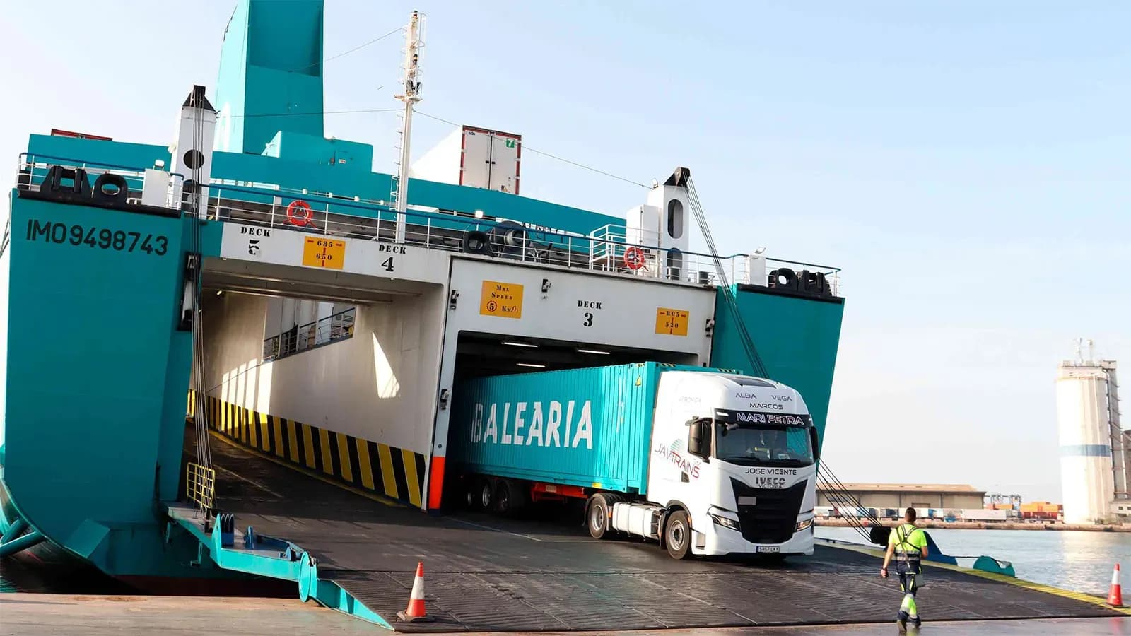 Baleària transporta 8,4 millones de metros lineales de mercancías en 2025, un 10% más que el año anterior