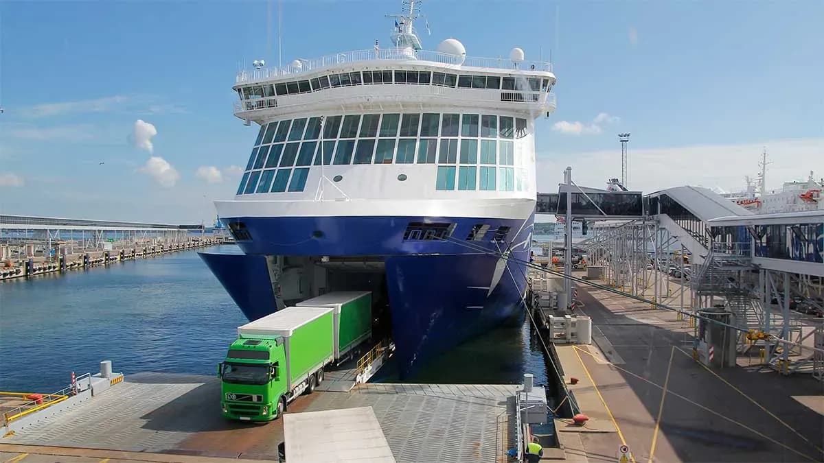 Transportes concede más de 9,6 millones en ayudas a empresas que han apostado por el transporte marítimo frente a la carretera