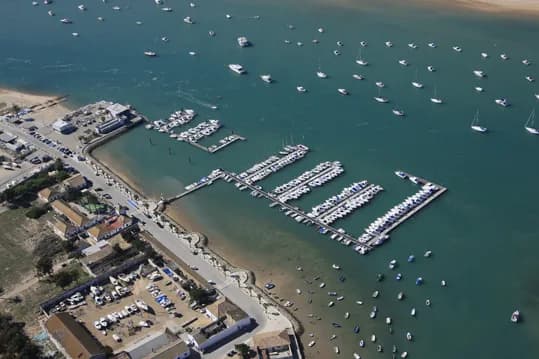 La Junta tiene previsto un dragado de acceso al puerto de Sancti Petri
