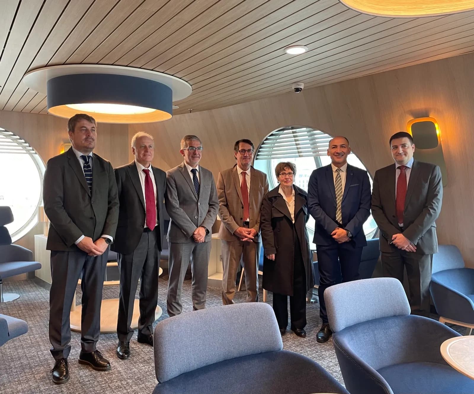 El Saint-Malo, primer buque híbrido de Brittany Ferries, cambia su bandera a la francesa en Santander