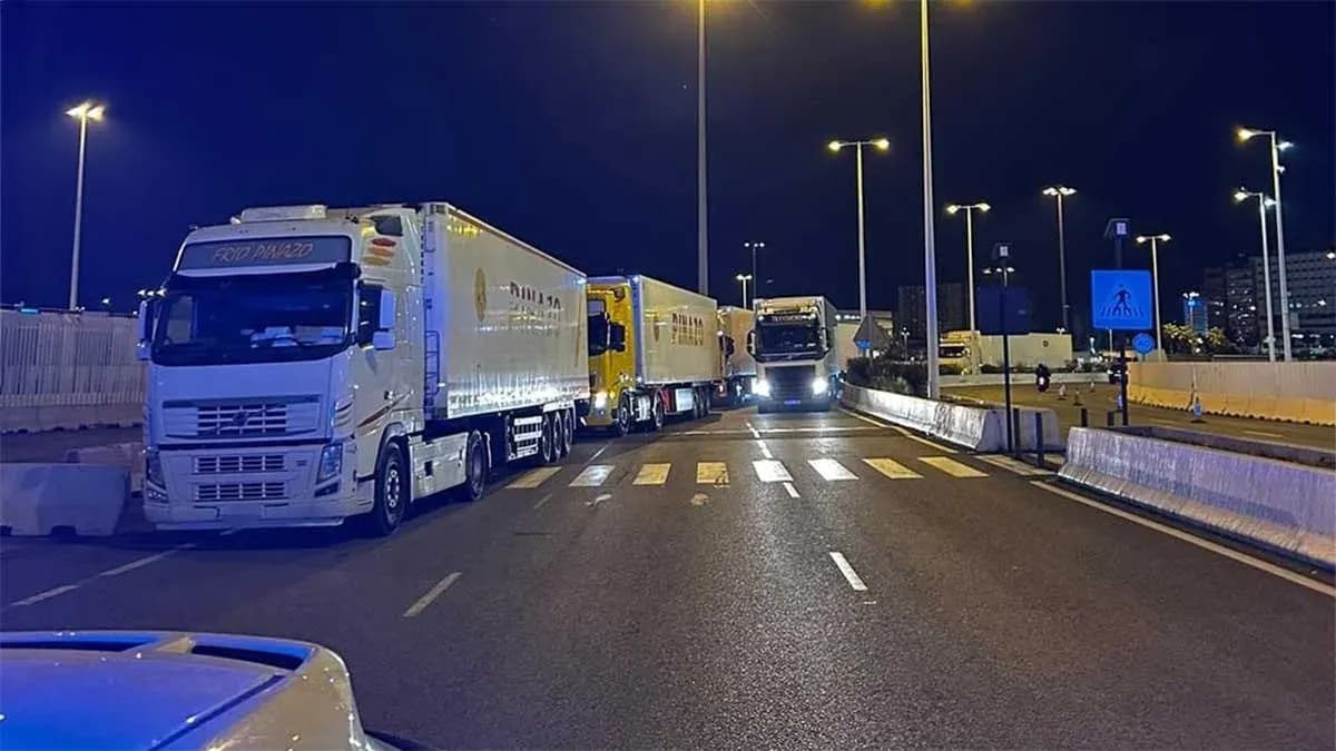 Coordinadora alerta de la saturación del tráfico viario en el recinto del puerto de Algeciras