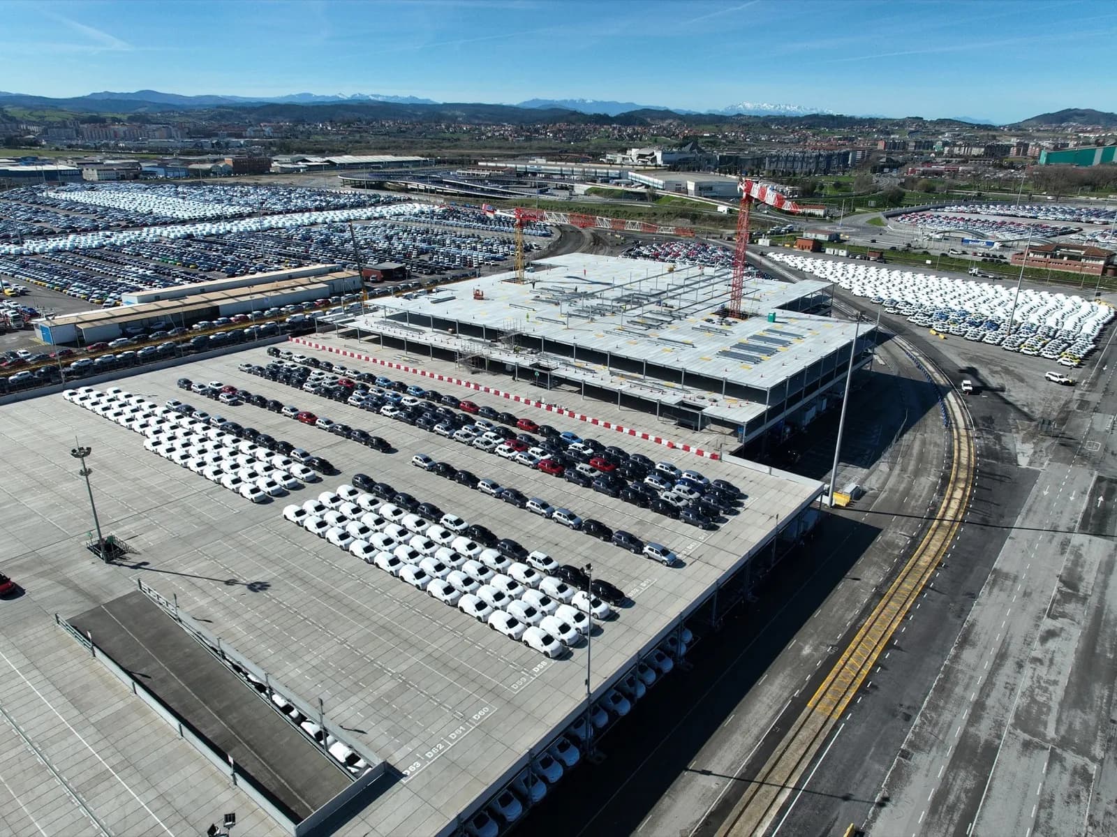 Avanza la ampliación del silo vertical de automóviles en el Puerto de Santander