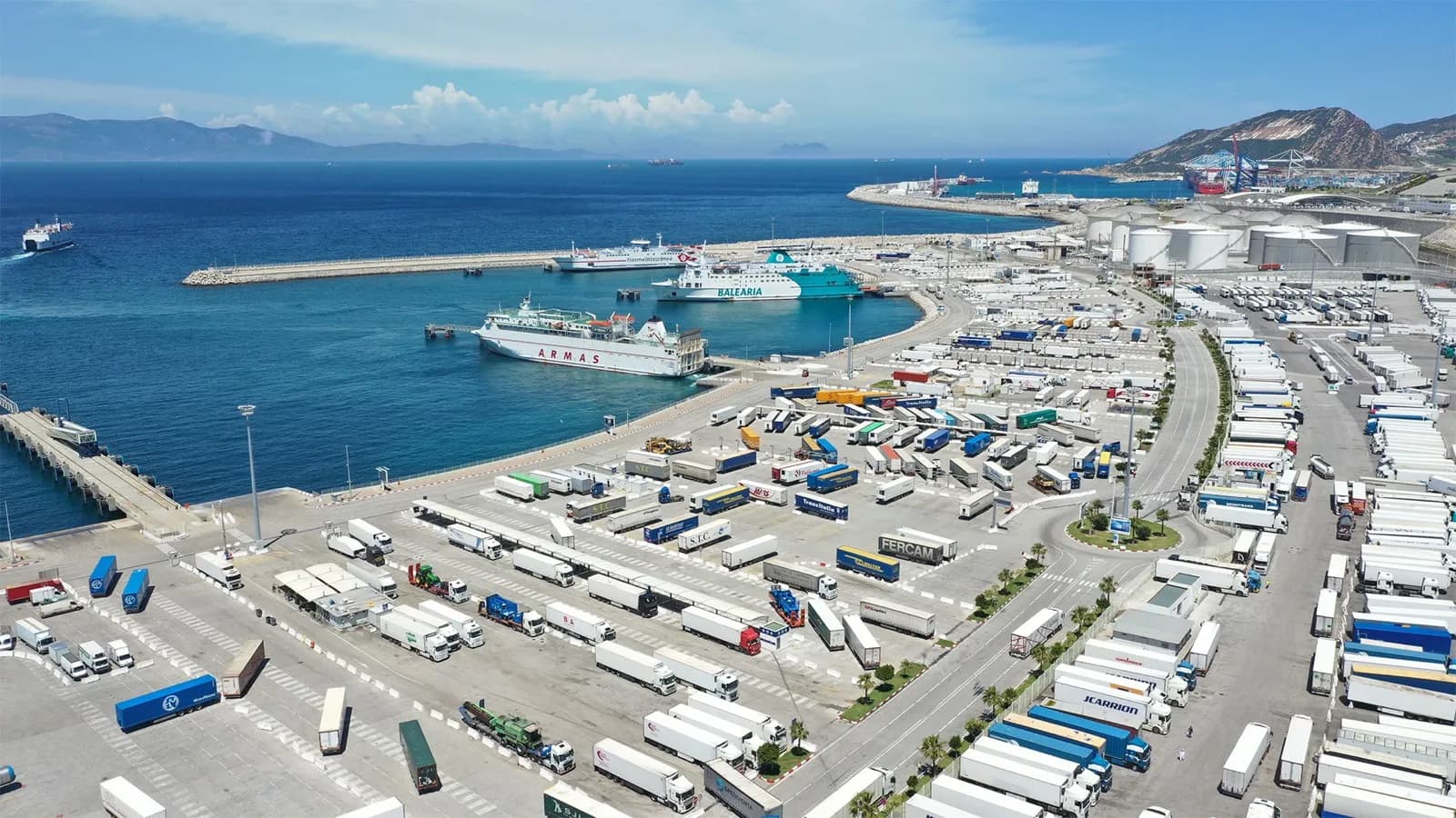 AndalucíaBay 20.30 alerta sobre el riesgo socioeconómico en el Campo de Gibraltar debido al auge de Tánger Tech