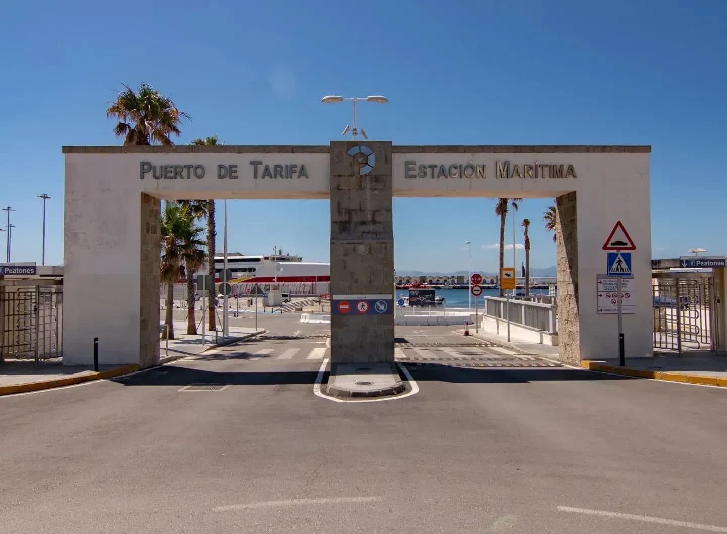 The APBA awards 67,450 euros for the refloating of a sunken vessel in the Port of Tarifa
