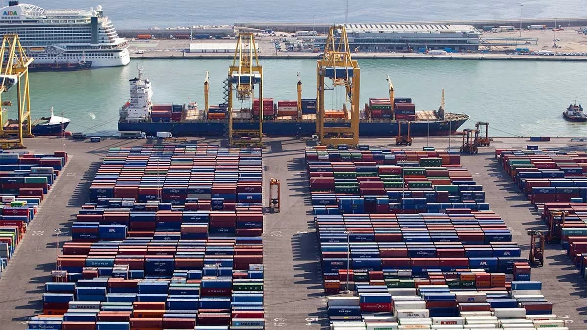 El tráfico de mercancías en los puertos españoles crece un 3,5% hasta mayo