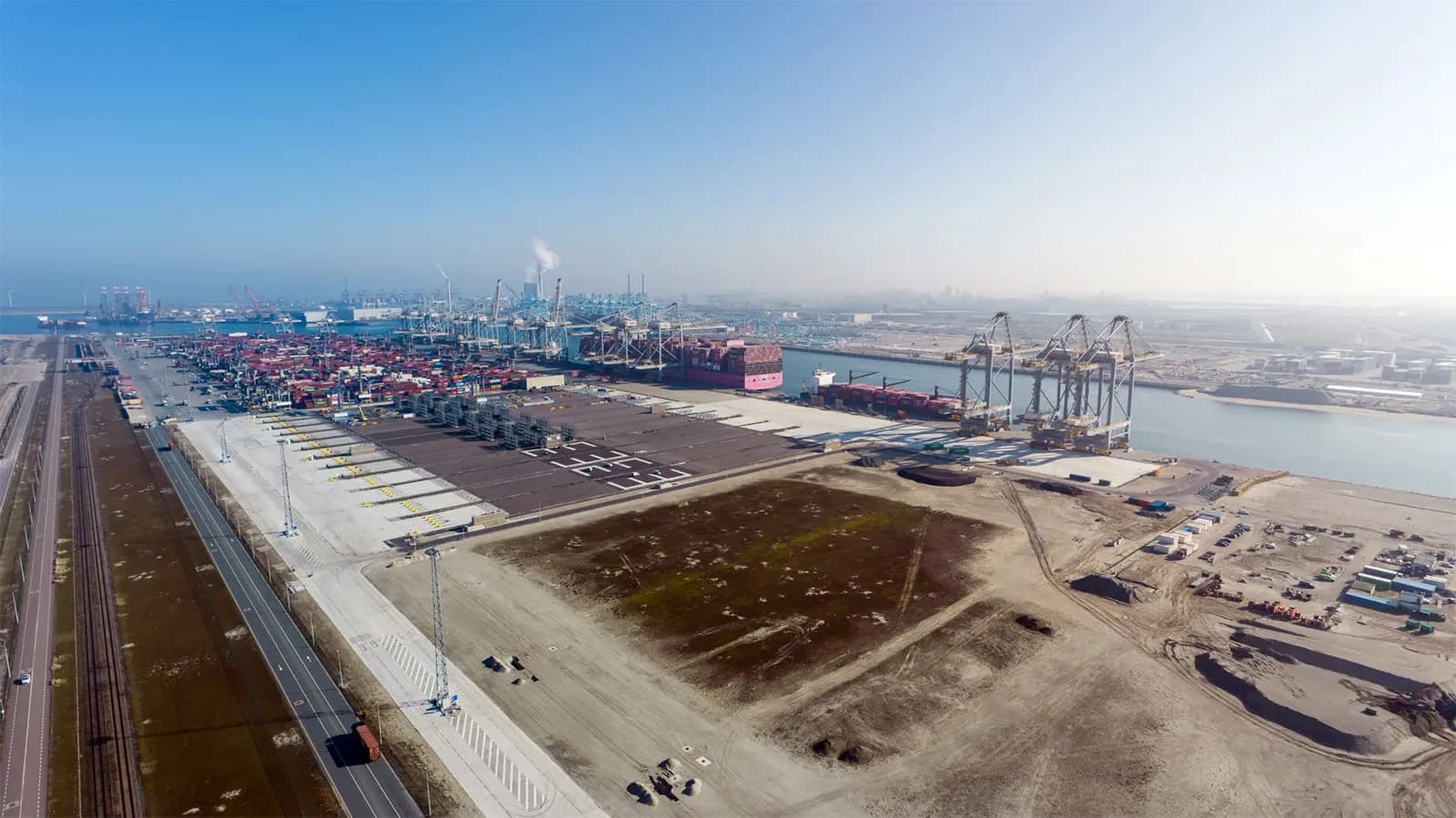 Rotterdam World Gateway allocates 500 million to complete the expansion of its terminal at Maasvlakte 2