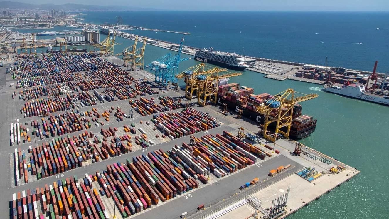 El Puerto de Barcelona supera los 53 millones de toneladas hasta septiembre
