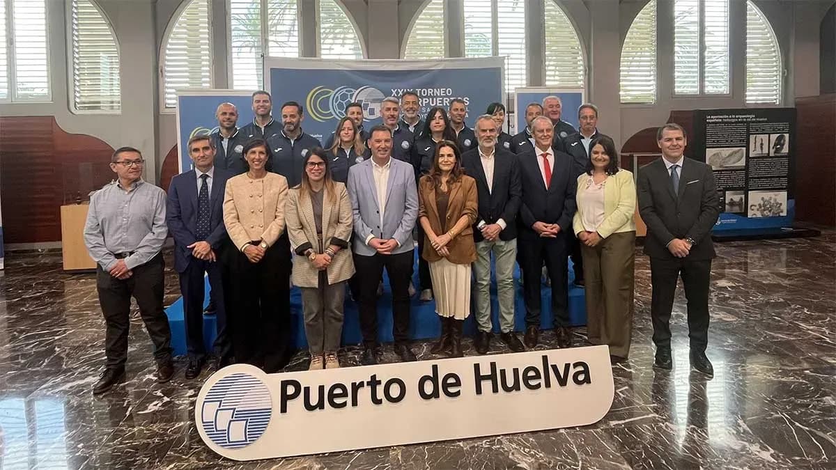 El Puerto de Huelva acoge el XXIX Torneo Interpuertos de Fútbol Sala y el II de Pádel con más de 500 participantes