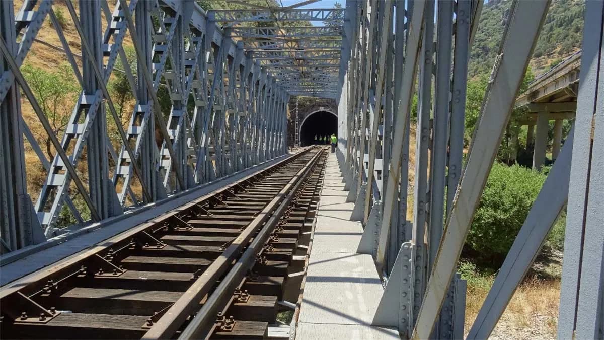 Adjudicadas las obras para adaptar 13 túneles entre Ciudad Real, Jaén y Córdoba a la autopista ferroviaria Algeciras-Zaragoza