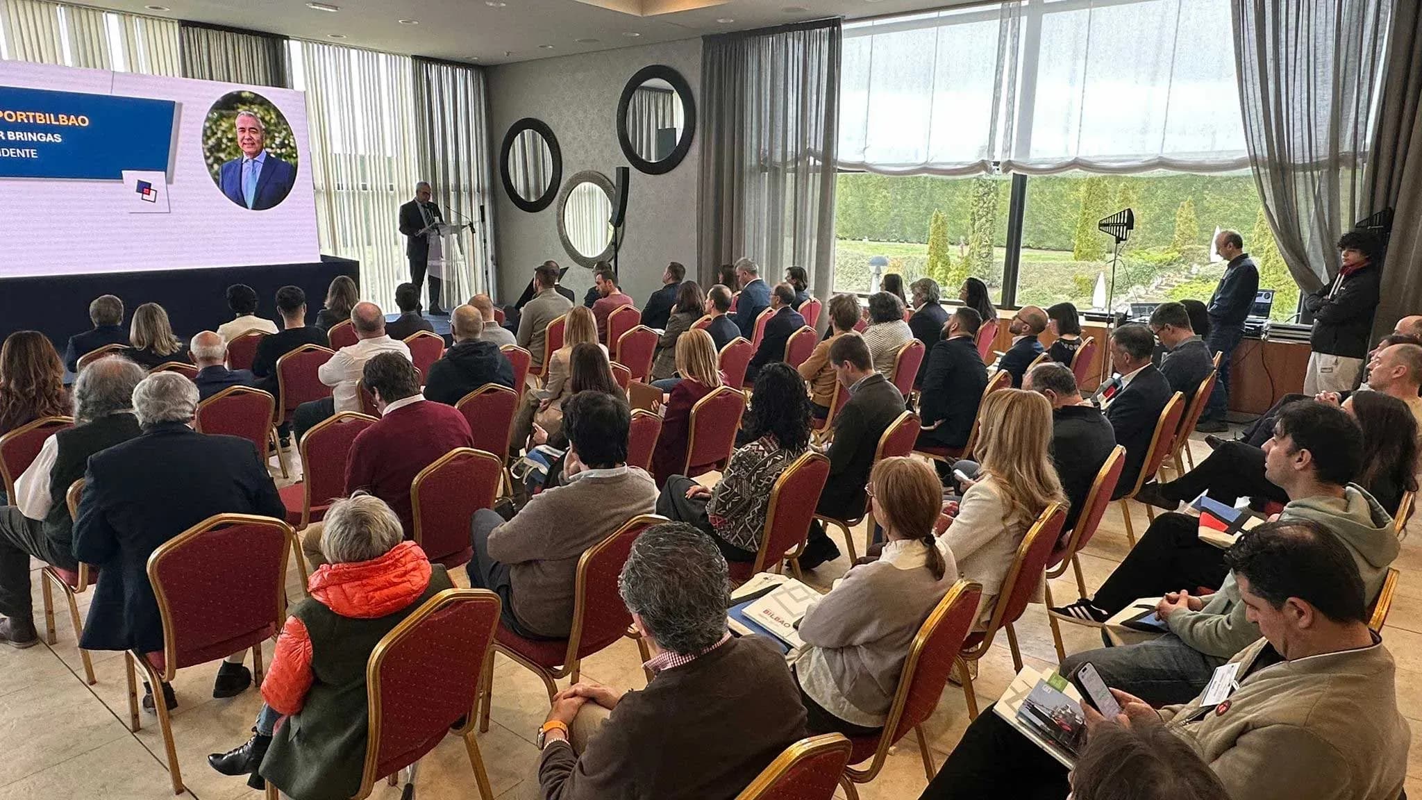 La comunidad portuaria de Bilbao presenta su oferta de servicios a las empresas exportadoras e importadoras de Burgos