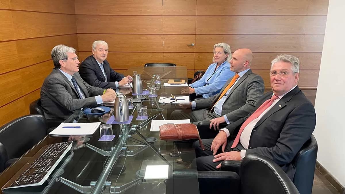 Países Bajos se interesa por la estrategia de sostenibilidad ambiental del Puerto de Valencia