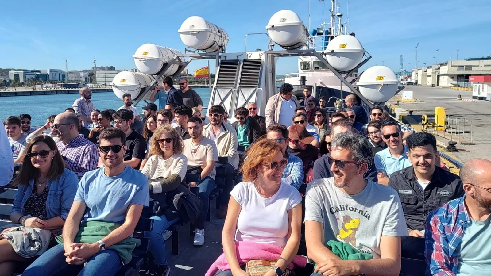 Estudiantes de logística y transformación digital realizan una visita marítima para explorar las operaciones del Puerto de Algeciras