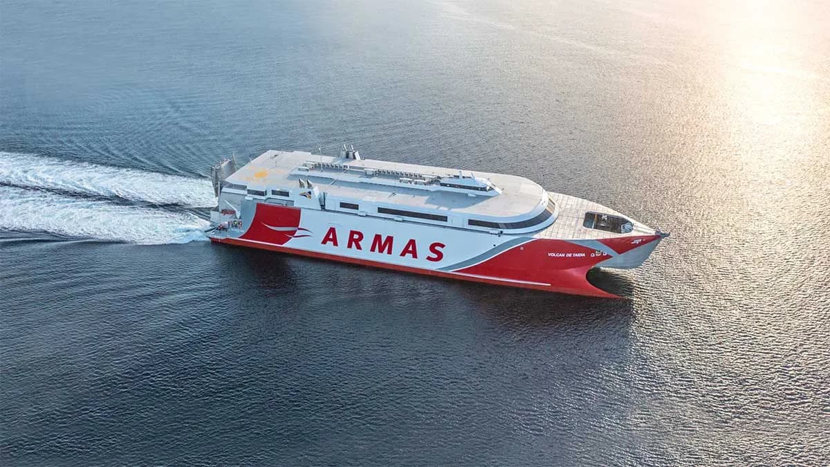 Armas Trasmediterránea ofrece descuentos del 15% para viajar durante el puente de la Constitución