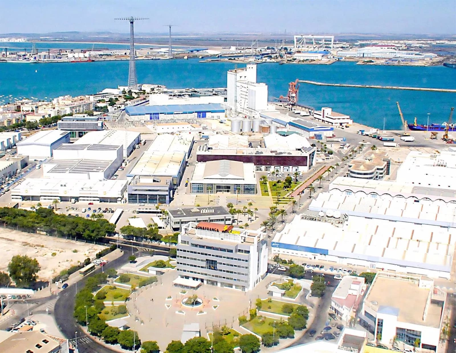 La Zona Franca de Cádiz conmemora 95 años de historia