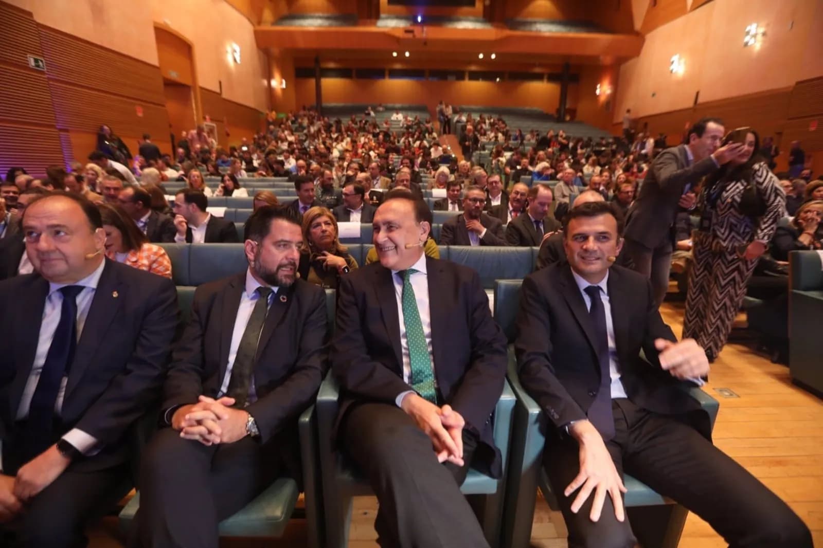 La Universidad de Cádiz refuerza su liderazgo en la economía azul con nuevas titulaciones y proyectos innovadores