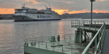 Brittany Ferries continua sus pruebas en el Puerto de Bilbao  para el atraque del buque Salamanca con combustible GNL