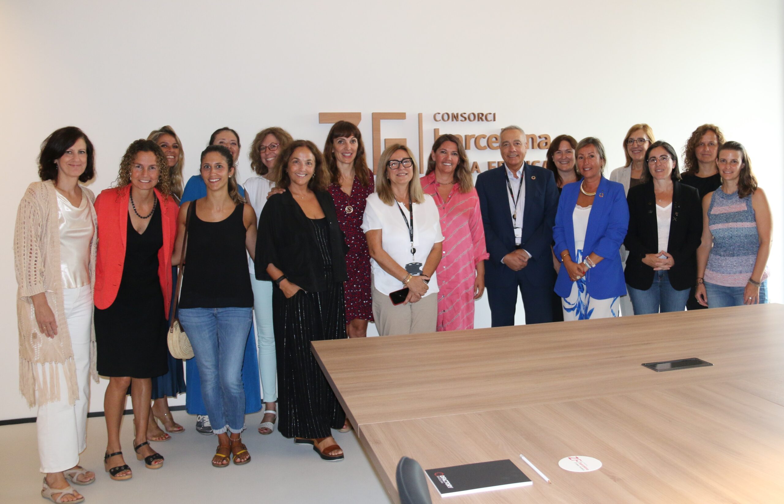 prometedor Inhibir calcetines El Consejo de la Mujer de la Zona Franca de Barcelona celebra su 2º  aniversario